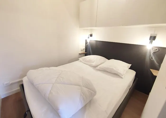 Apartment Le Cerf Charmant, T2, Luchon, Wifi, Balcon, Ascenseur, 4 Personnes *