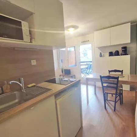 Apartment Le Cerf Charmant, T2, Luchon, Wifi, Balcon, Ascenseur, 4 Personnes *