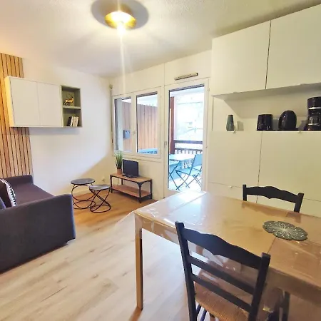 Le Cerf Charmant, T2, Luchon, Wifi, Balcon, Ascenseur, 4 Personnes Apartment